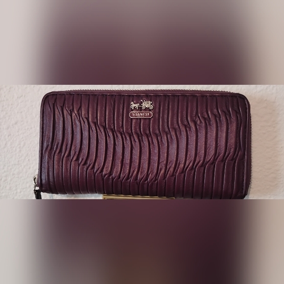 Purple Coach Shoulder Crossbody Bag With Matching Wallet - Picture 7 of 9